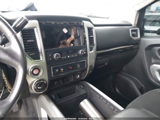 Продажа на аукционе авто 2018 Nissan Titan Xd Sv Diesel, vin: 1N6BA1F41JN526144, номер лота: 43563660