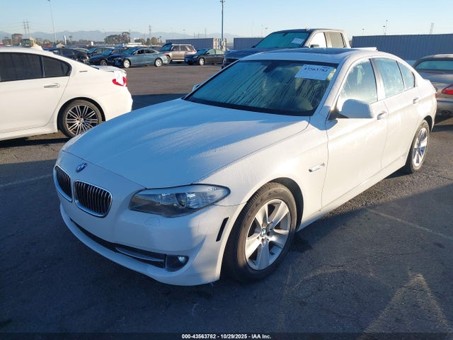 2013 Bmw 528i მანქანა იყიდება აუქციონზე, vin: WBAXG5C58DDY30977, აუქციონის ნომერი: 43563782