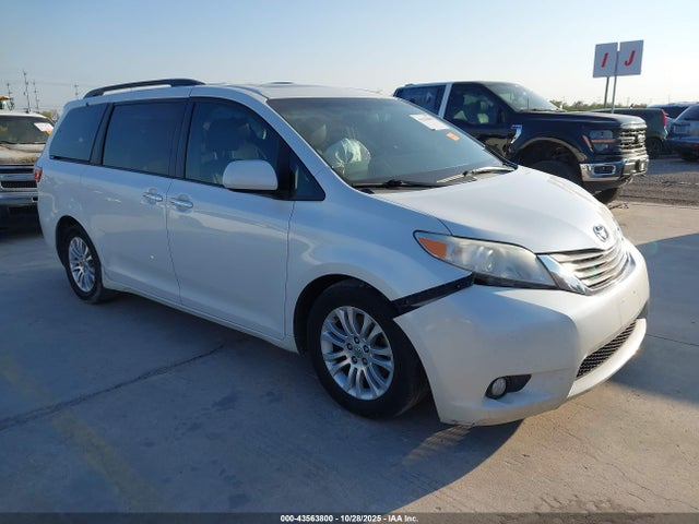 Продажа на аукционе авто 2015 Toyota Sienna Xle 8 Passenger, vin: 5TDYK3DCXFS662354, номер лота: 43563800