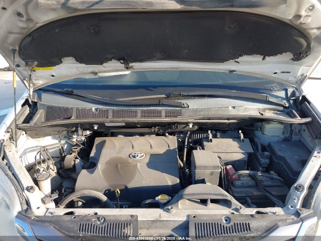 Продаж на аукціоні авто 2015 Toyota Sienna Xle 8 Passenger, vin: 5TDYK3DCXFS662354, номер лоту: 43563800
