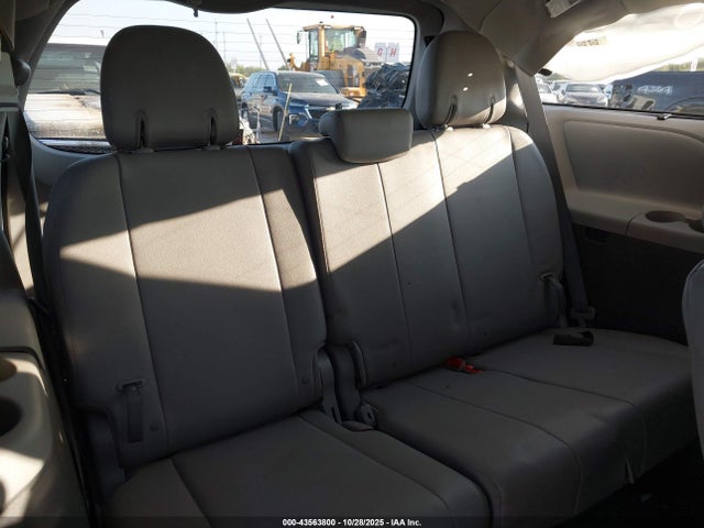 Продаж на аукціоні авто 2015 Toyota Sienna Xle 8 Passenger, vin: 5TDYK3DCXFS662354, номер лоту: 43563800