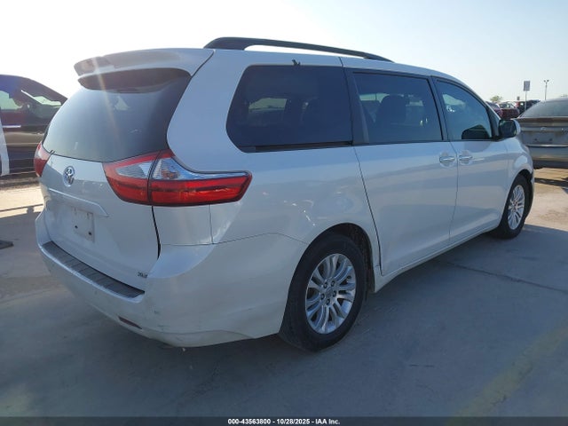 Продаж на аукціоні авто 2015 Toyota Sienna Xle 8 Passenger, vin: 5TDYK3DCXFS662354, номер лоту: 43563800