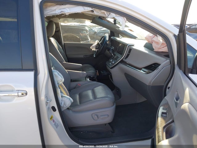 Продаж на аукціоні авто 2015 Toyota Sienna Xle 8 Passenger, vin: 5TDYK3DCXFS662354, номер лоту: 43563800