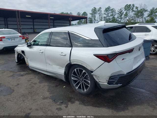 2024 ACURA ZDX 4W5KHMRK0RZ510065 Photo 2
