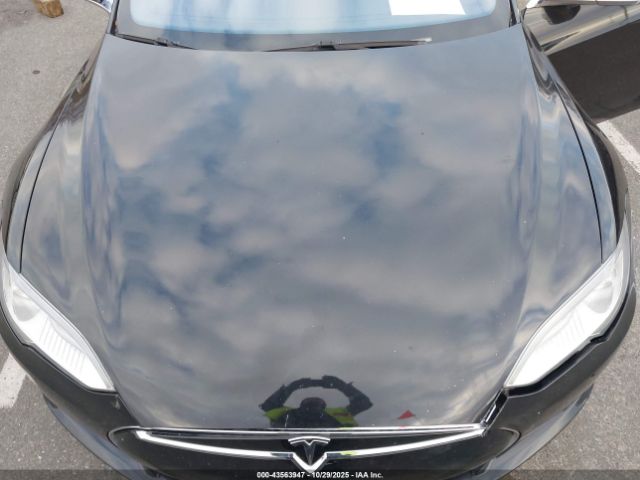 2015 TESLA MODEL S 5YJSA1E20FF117996 Photo 9