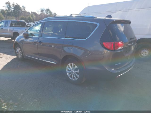 2019 CHRYSLER PACIFICA 2C4RC1BG1KR625112 Photo 2