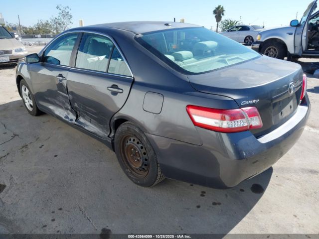 2011 TOYOTA CAMRY 4T1BF3EK0BU631941 Photo 2