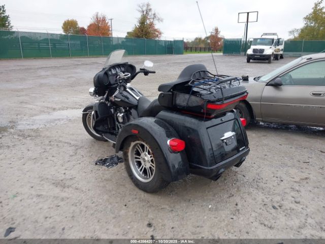 2022 HARLEY-DAVIDSON FLHTCUTG 1HD1MAF14NB858368 Photo 2