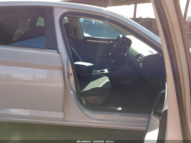 3VWN57BU5KM034593 Volkswagen Jetta 1.4t S