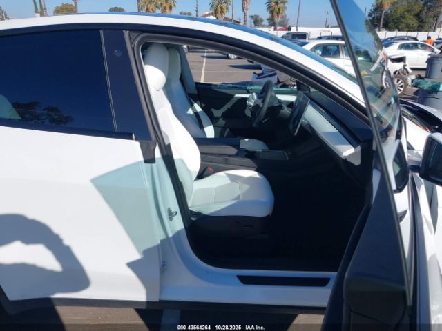 2022 TESLA MODEL Y 7SAYGDEE7NF516586 Photo 4