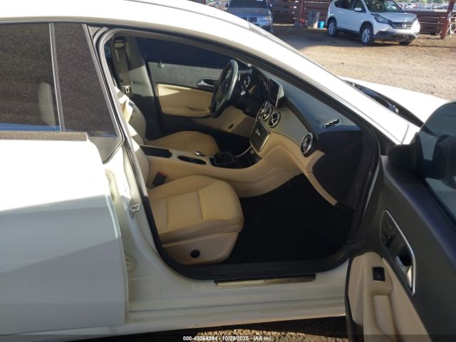 2014 MERCEDES-BENZ CLA 250 WDDSJ4EB5EN143520 Photo 4