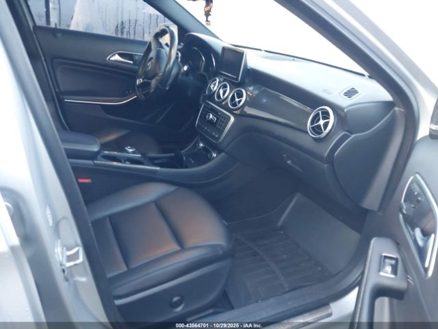 2015 MERCEDES-BENZ GLA 250 WDCTG4GBXFJ051235 Photo 4