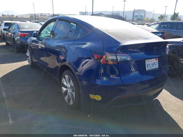 2021 TESLA MODEL Y 5YJYGAEE7MF270780 Photo 2
