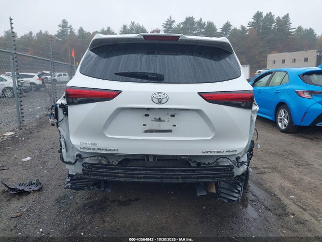 Toyota Highlander Limited 2023 5TDKDRBH6PS018546 Image 16