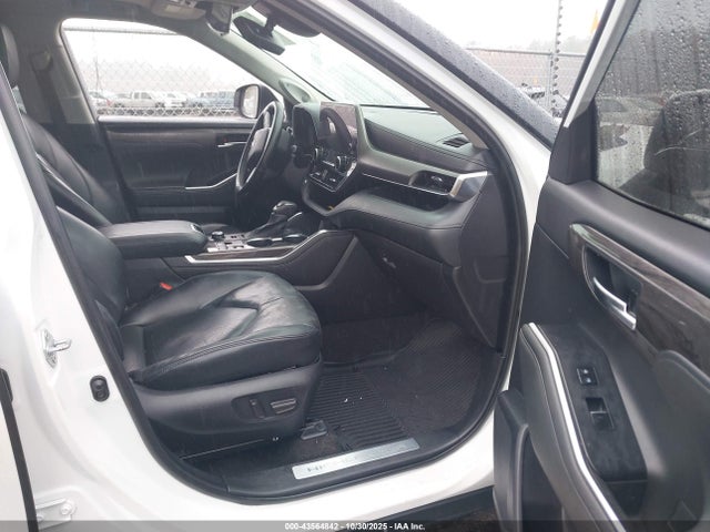Toyota Highlander Limited 2023 5TDKDRBH6PS018546 Image 5