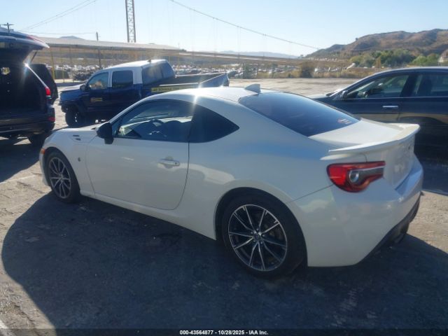 2017 TOYOTA 86 JF1ZNAA13H8706162 Photo 2