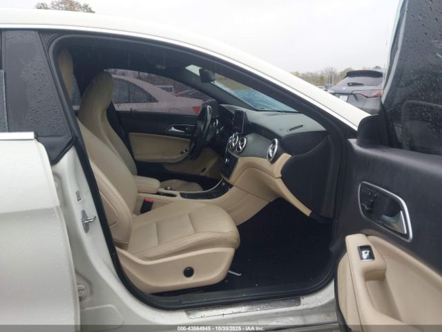 2014 MERCEDES-BENZ CLA 250 WDDSJ4GB7EN139255 Photo 4