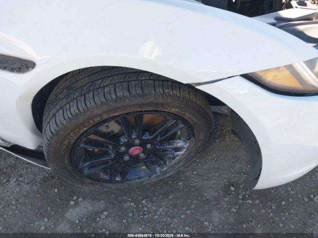 2017 JAGUAR XE SAJAD4BG4HA951397 Photo 5