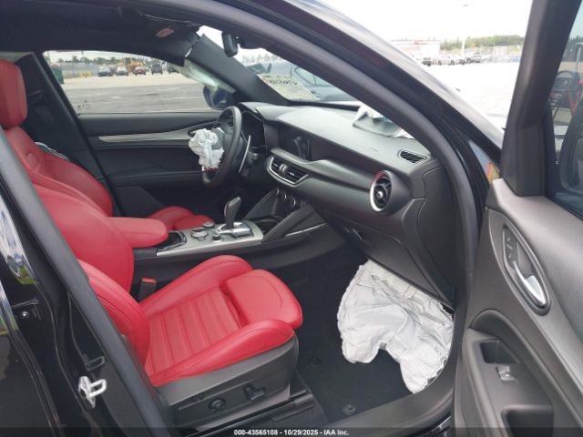 2024 ALFA ROMEO STELVIO ZASPAKBN4R7D70881 Photo 4
