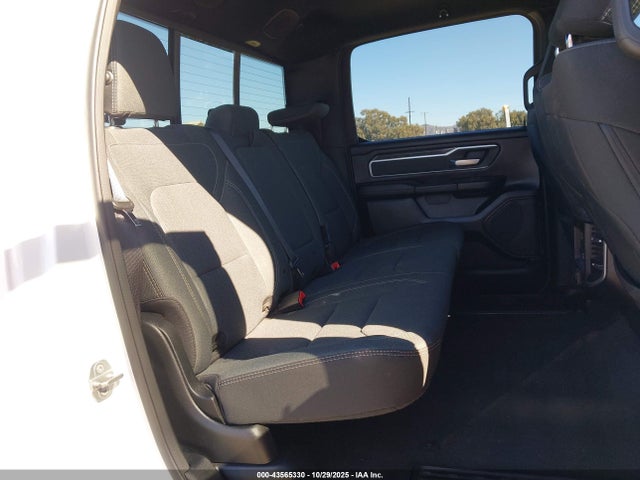 1C6SRFFT9MN777148 RAM 1500 Big Horn 4x4 5&#039;7 Box
