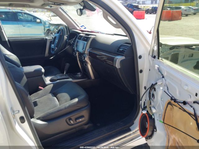 2023 TOYOTA 4RUNNER JTEKU5JR2P6204678 Photo 4