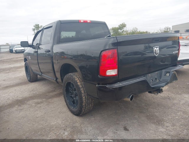 Продажа на аукционе авто 2017 Ram 1500 Express  4x4 5'7 Box, vin: 3C6RR7KT2HG723991, номер лота: 43565400