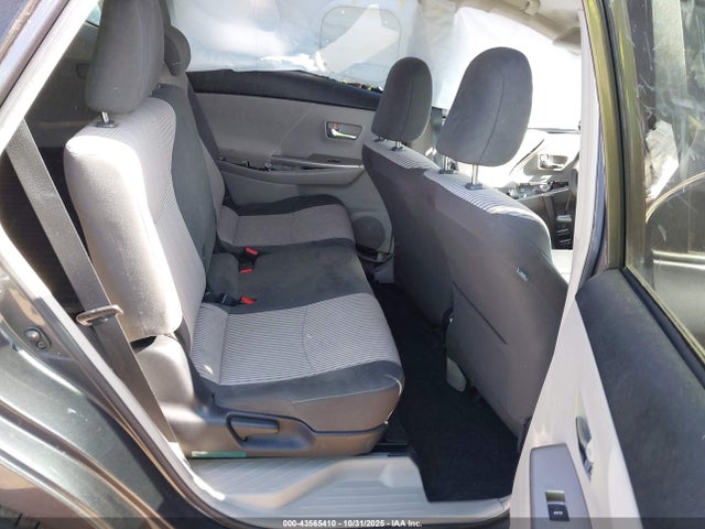 Toyota Prius V Two 2015 JTDZN3EU1FJ040497 Image 8