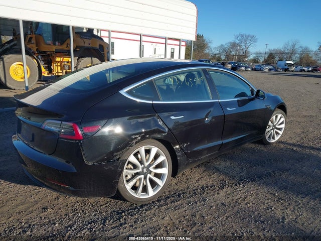 2018 TESLA MODEL 3 5YJ3E1EA1JF053640 Photo 3