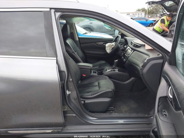 5N1AT2MV1HC876787 Nissan Rogue Sl