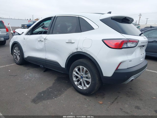 1FMCU0G61NUA47254 Ford ESCAPE SE