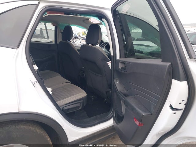 1FMCU0G61NUA47254 Ford ESCAPE SE