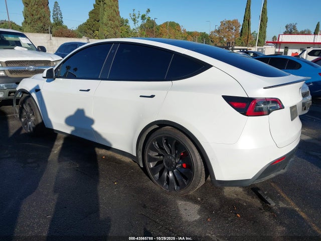 2022 TESLA MODEL Y 7SAYGDEF1NF521341 Photo 2