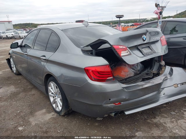 2011 BMW 528I WBAFR1C5XBC750615 Photo 2