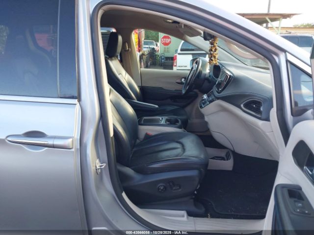 2021 CHRYSLER PACIFICA HYBRID 2C4RC1L7XMR581385 Photo 4