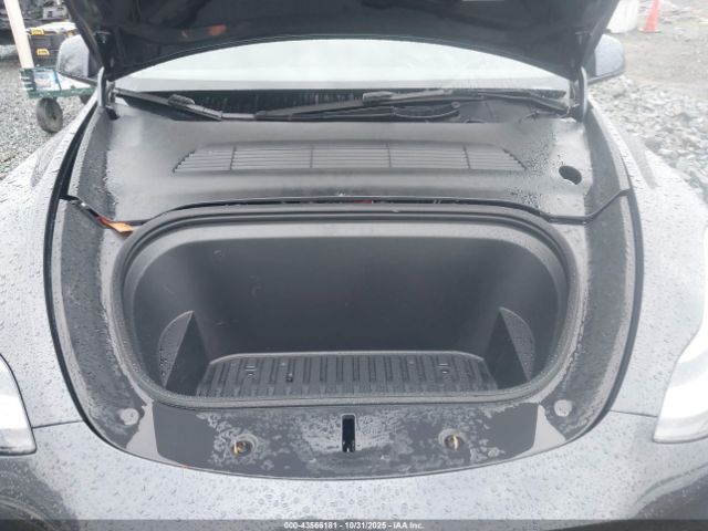 2024 TESLA MODEL Y 7SAYGDEDXRF019531 Photo 9