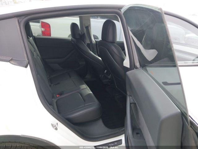 2022 TESLA MODEL Y 7SAYGDEE8NF399861 Photo 7