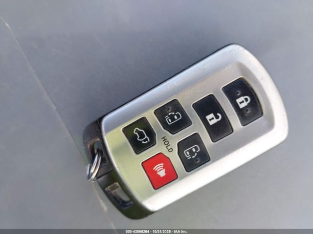 2015 TOYOTA SIENNA 5TDXK3DC8FS689063 Photo 10