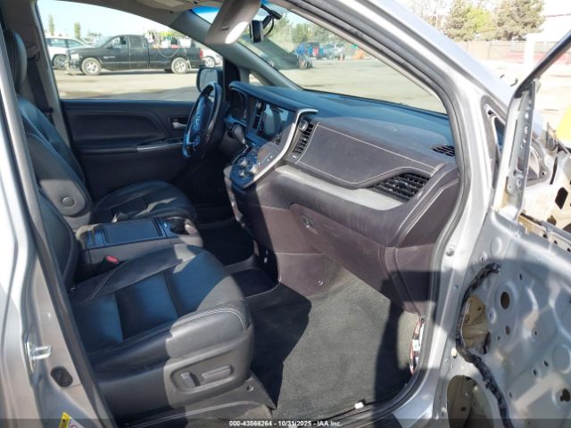 2015 TOYOTA SIENNA 5TDXK3DC8FS689063 Photo 4