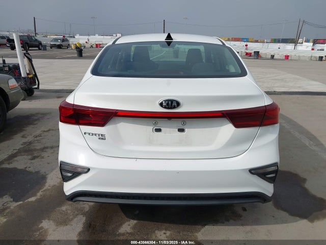 3KPF24AD0ME265317 KIA FORTE FE
