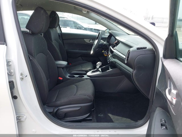 3KPF24AD0ME265317 KIA FORTE FE