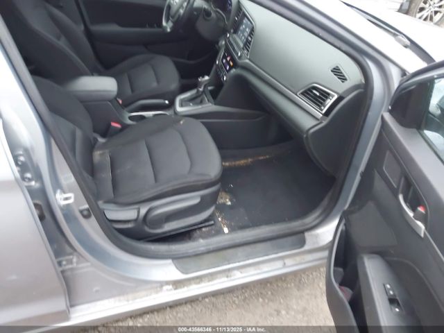 2017 HYUNDAI ELANTRA 5NPD84LF1HH170688 Photo 4