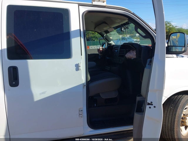 1GCWGAFP2M1217890 Chevrolet Express Cargo Rwd 2500 Regular Wheelbase Wt