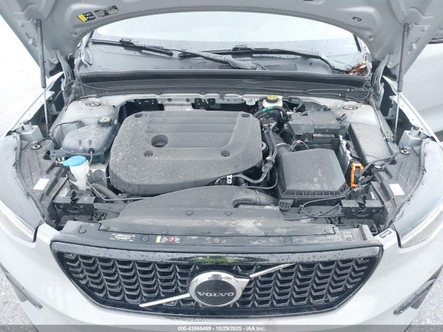 2024 VOLVO XC40 YV4L12UK6R2323288 Photo 9