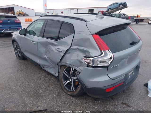 2024 VOLVO XC40 YV4L12UK6R2323288 Photo 2
