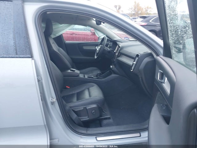 2024 VOLVO XC40 YV4L12UK6R2323288 Photo 4