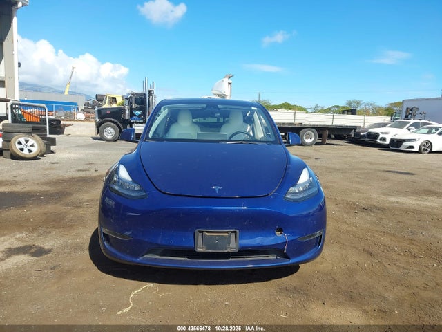 2022 Tesla Model Y Long Range Dual Motor All-wheel Drive მანქანა იყიდება აუქციონზე, vin: 7SAYGDEE0NF367308, აუქციონის ნომერი: 43566478