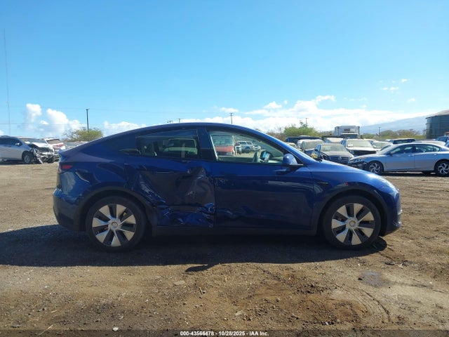 2022 Tesla Model Y Long Range Dual Motor All-wheel Drive მანქანა იყიდება აუქციონზე, vin: 7SAYGDEE0NF367308, აუქციონის ნომერი: 43566478
