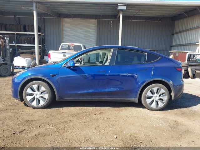 2022 Tesla Model Y Long Range Dual Motor All-wheel Drive მანქანა იყიდება აუქციონზე, vin: 7SAYGDEE0NF367308, აუქციონის ნომერი: 43566478