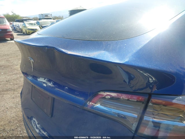2022 Tesla Model Y Long Range Dual Motor All-wheel Drive მანქანა იყიდება აუქციონზე, vin: 7SAYGDEE0NF367308, აუქციონის ნომერი: 43566478