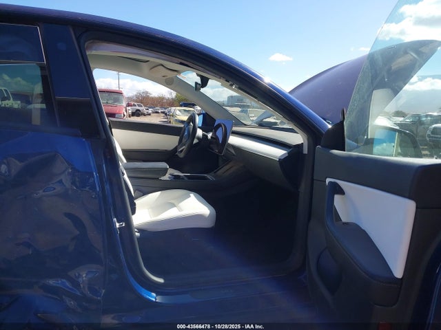 2022 TESLA MODEL Y 7SAYGDEE0NF367308 Photo 4